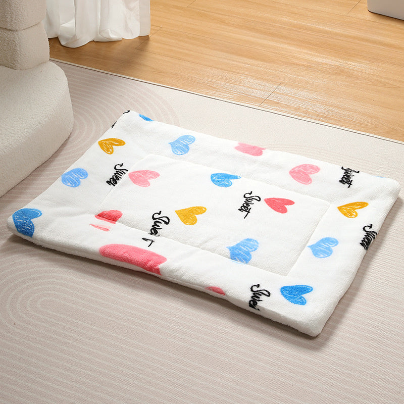 Coral Fleece Pet Mat – Ultra-Soft, All-Season Comfort for Cats of All Ages