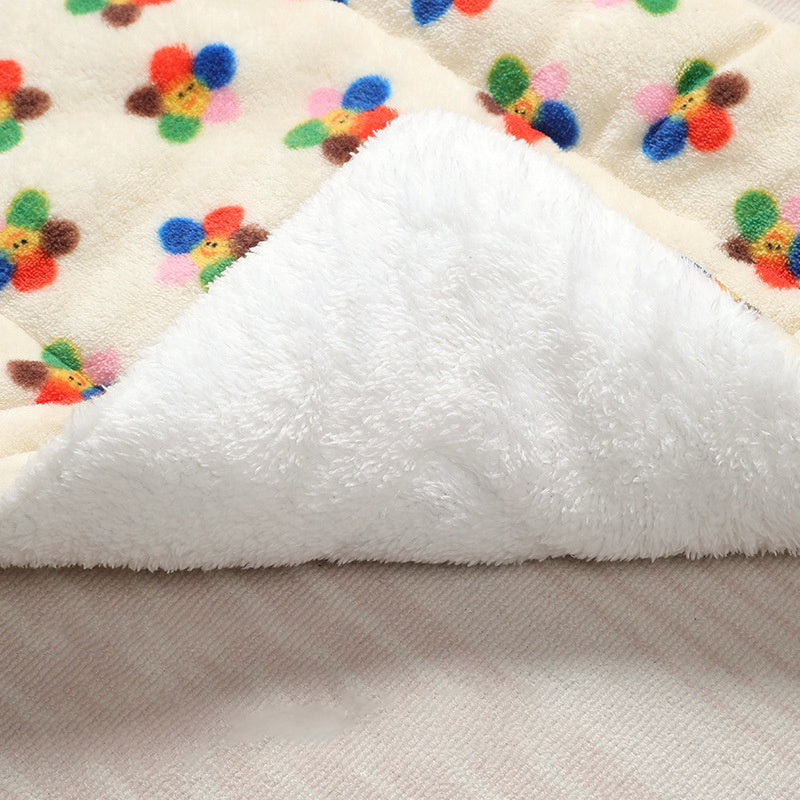 Coral Fleece Pet Mat – Ultra-Soft, All-Season Comfort for Cats of All Ages